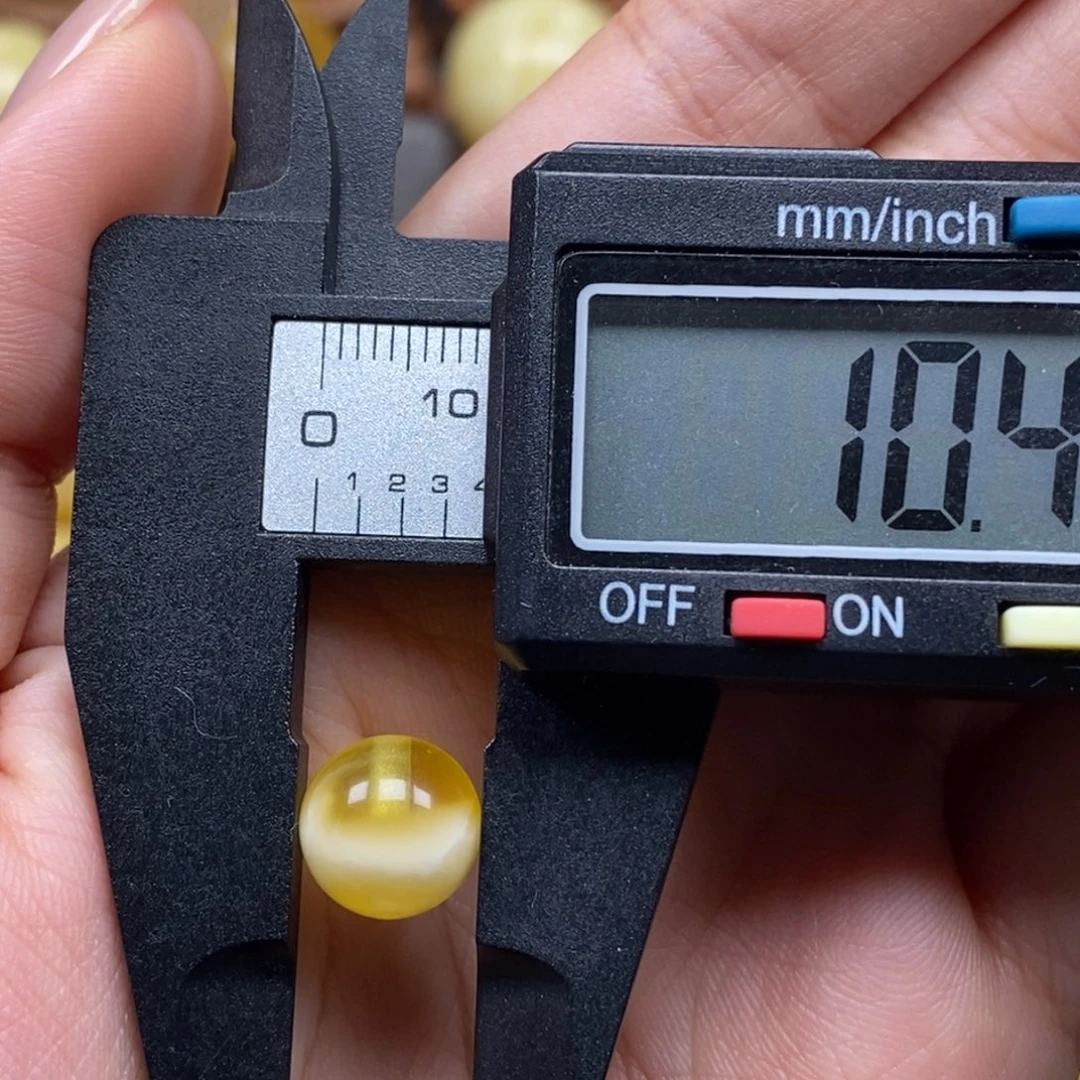 未镶嵌琥珀珠宝奇石