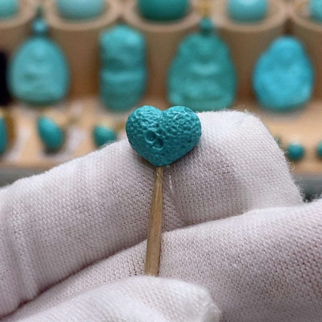 绿松石未镶嵌珠宝奇石