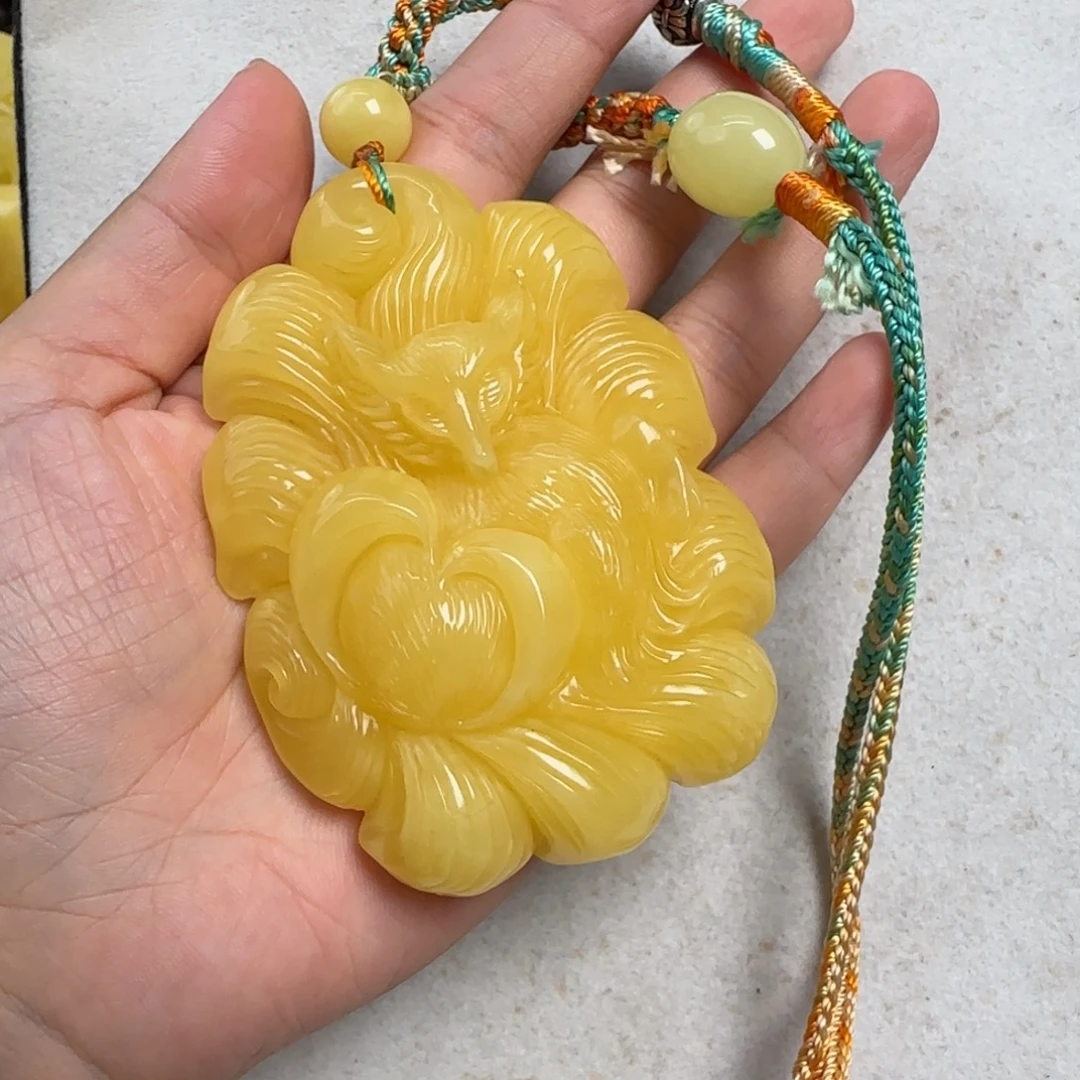 蜜蜡未镶嵌珠宝奇石