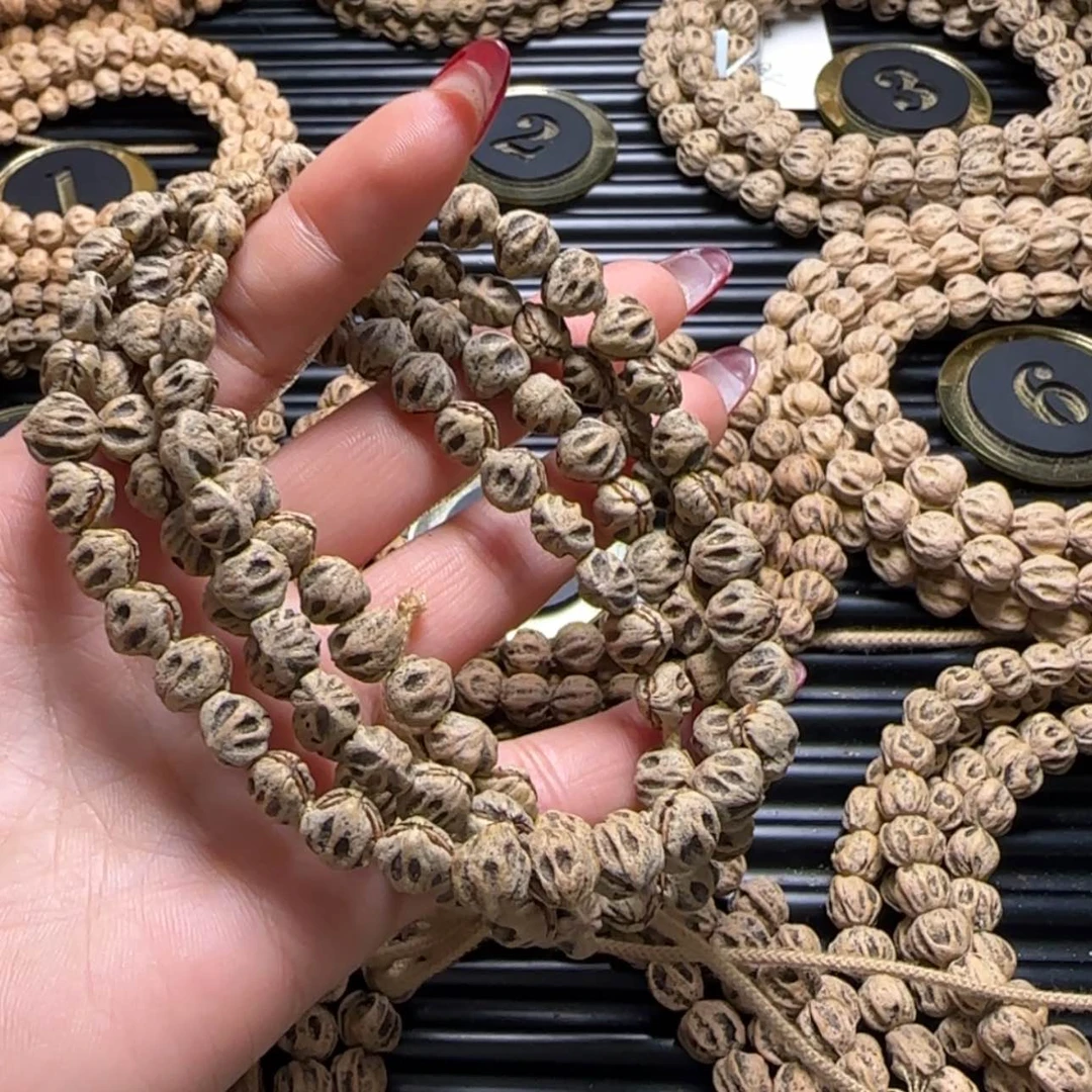 【闪购商品】柏香籽/百香籽吊坠呦*