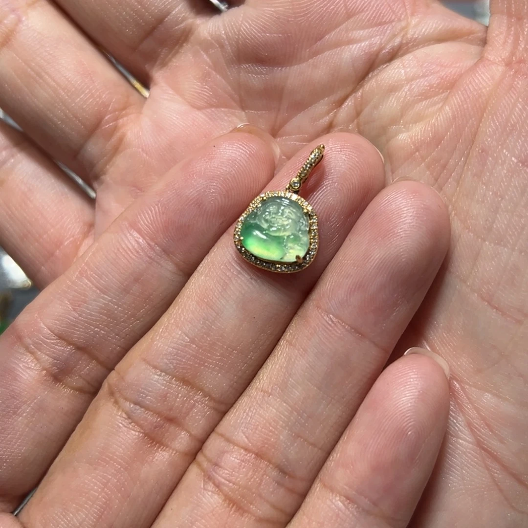 翡翠18K金镶嵌颈饰