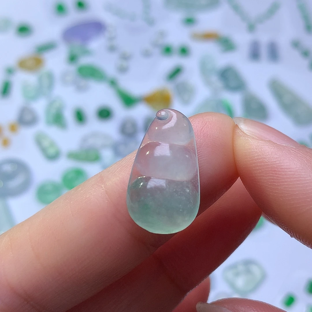 翡翠未镶嵌颈饰豆