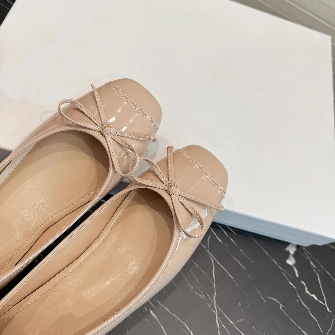 法式2025年春秋气质百搭蝴蝶粗跟奶奶鞋夏浅口芭蕾风平底单鞋女软