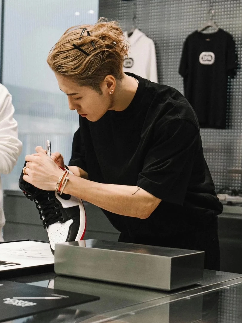 330克重磅纯色短袖棉T情侣款