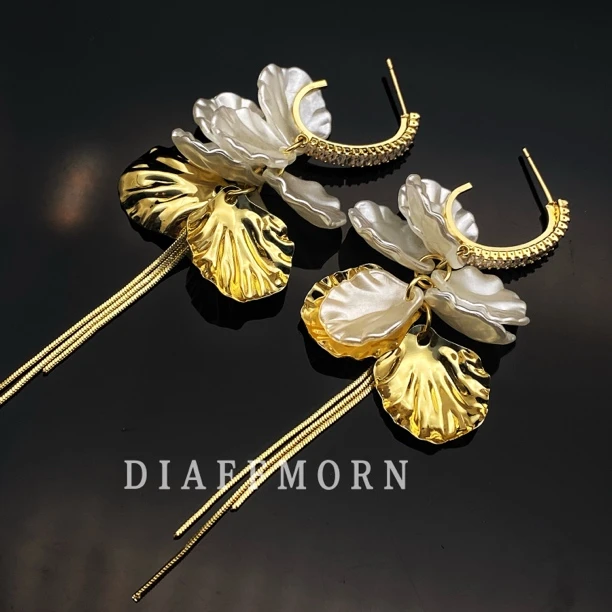 铜合金亚克力耳饰 Y.M“花瓣流苏”温柔仙气气质花瓣流苏耳环