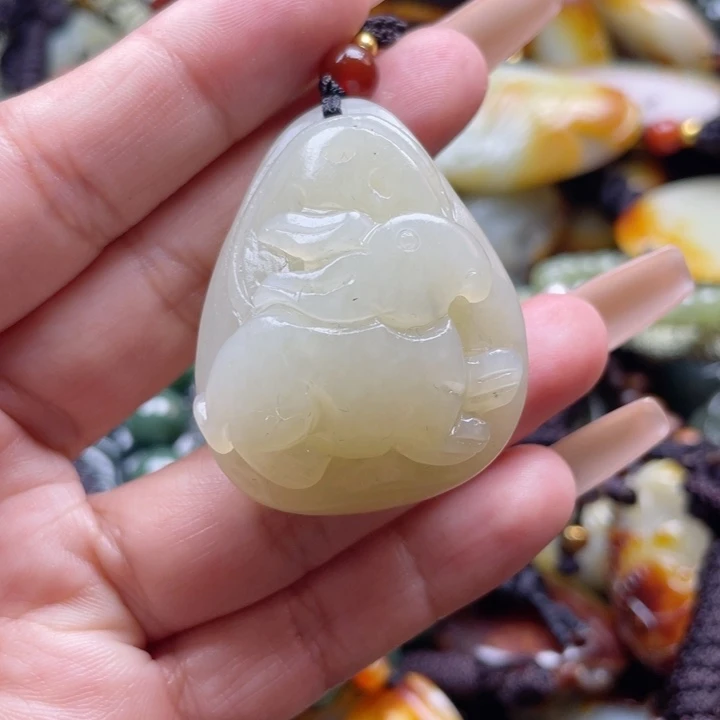 和田玉颈饰未镶嵌