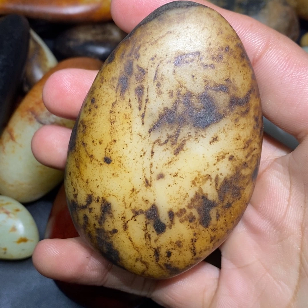 和田玉未镶嵌珠宝奇石