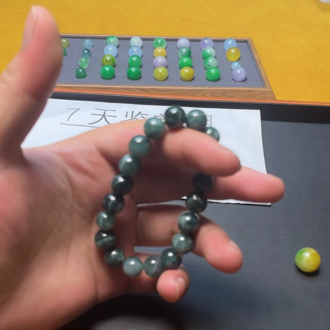 石英质玉未镶嵌颈饰