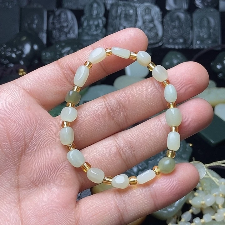 颈饰未镶嵌和田玉