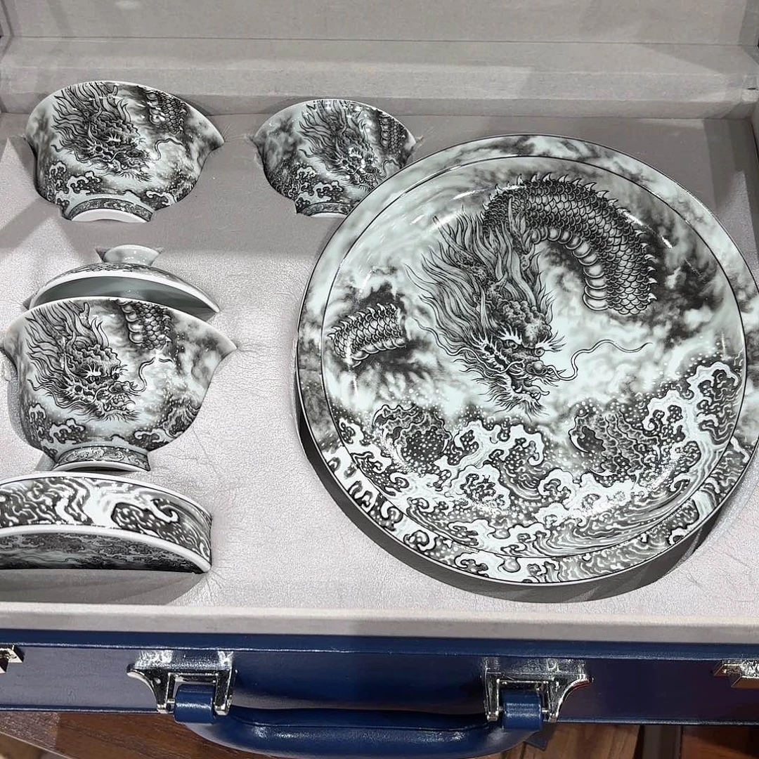 瓷片景德镇瓷器精品陈列