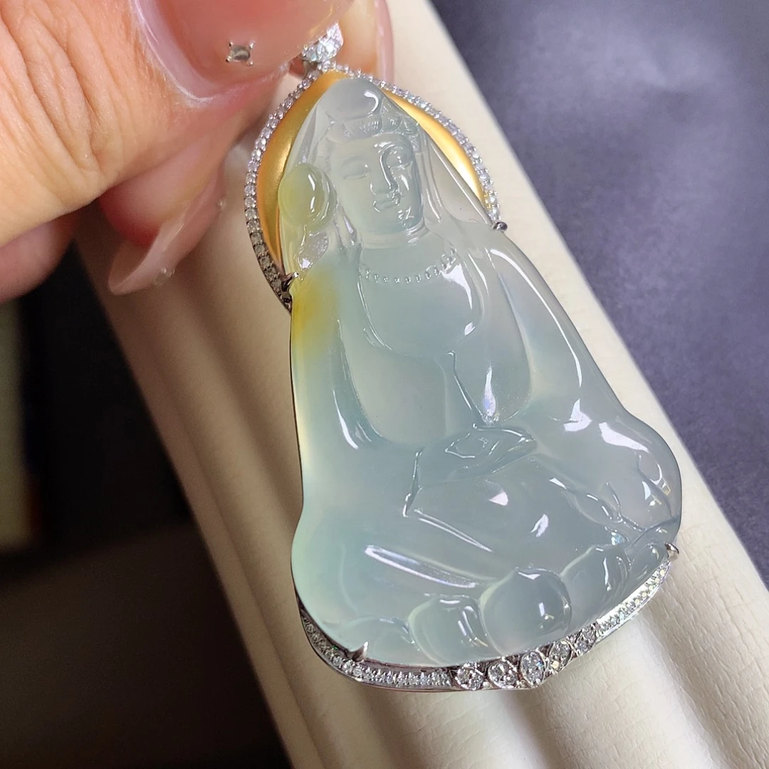 翡翠18K金镶嵌颈饰素衣一刀切