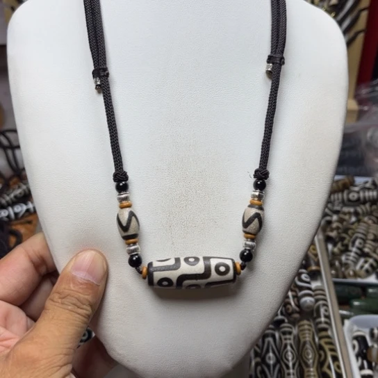 玛瑙/玉髓颈饰未镶嵌T***?