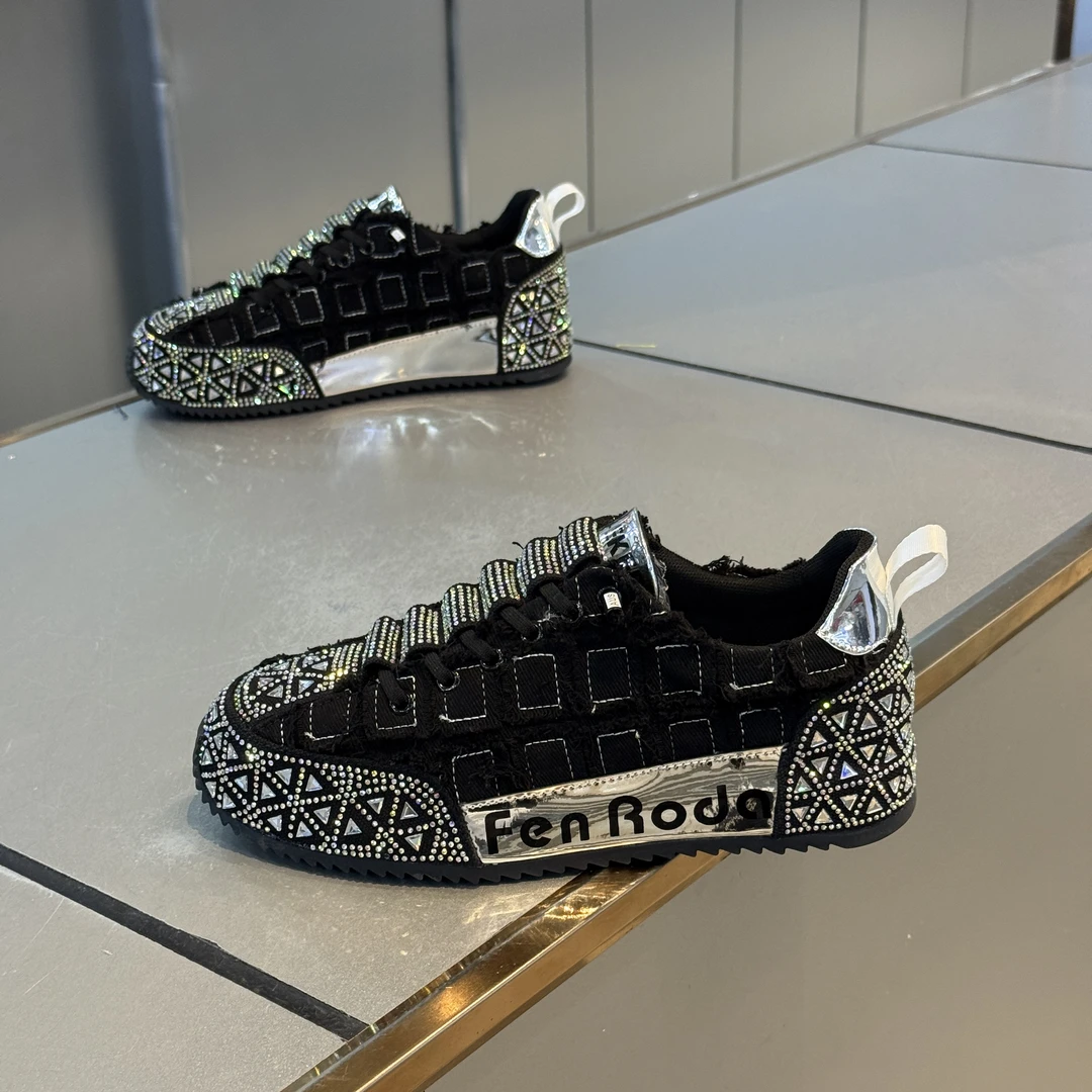 2025年满钻男鞋个性时尚潮流潮鞋经典百搭舒适板鞋精神小伙运动鞋