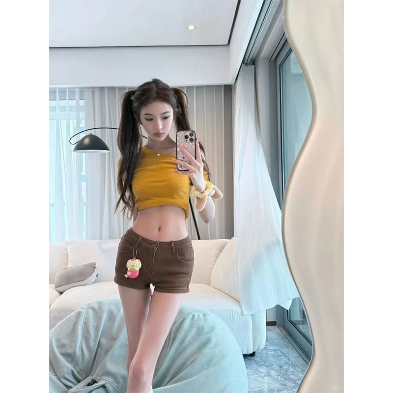 2025夏季新款chic网红甜辣风短款露肩斜领上衣女配高腰显瘦短裤女
