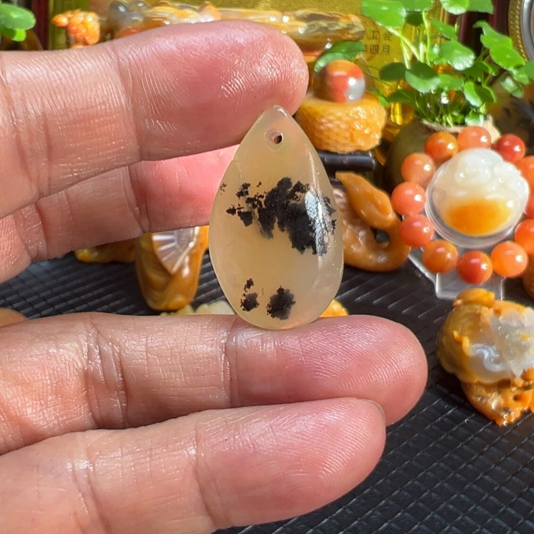 石英质玉未镶嵌颈饰