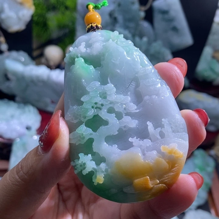 【闪购商品】颈饰未镶嵌翡翠山水