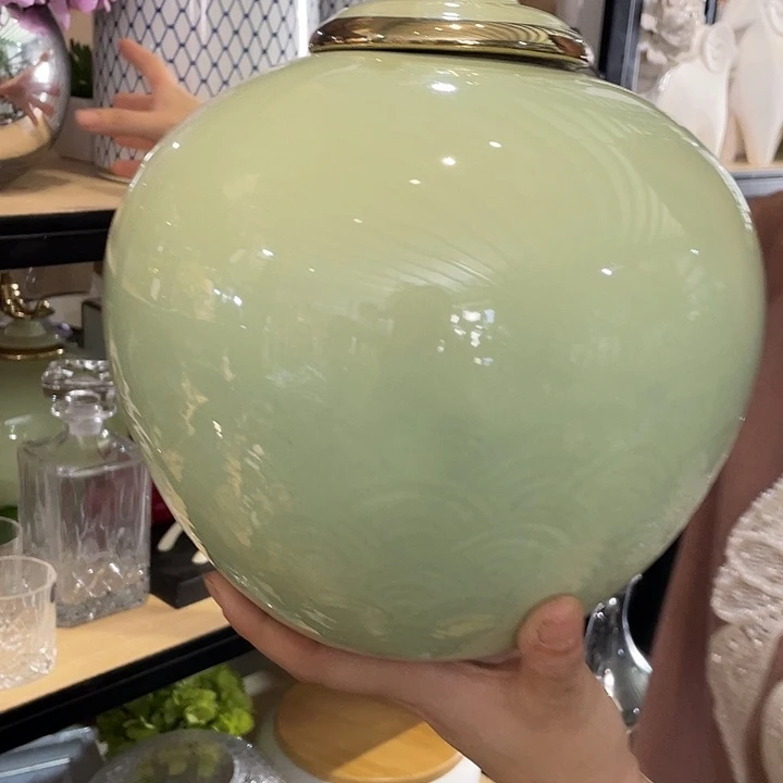 陶瓷花瓶部分（微瑕）