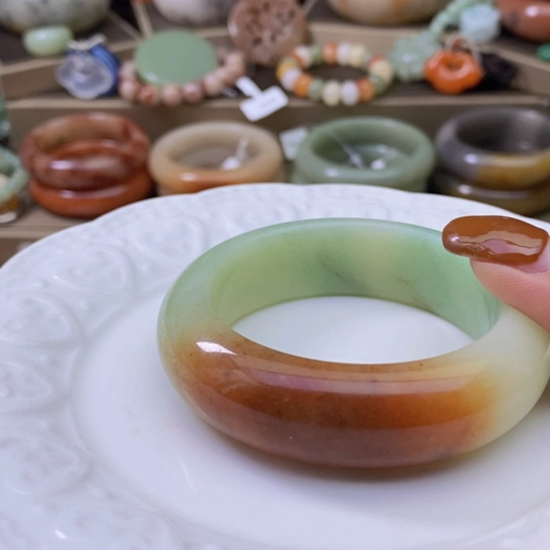 【闪购商品】未镶嵌手镯石英岩玉