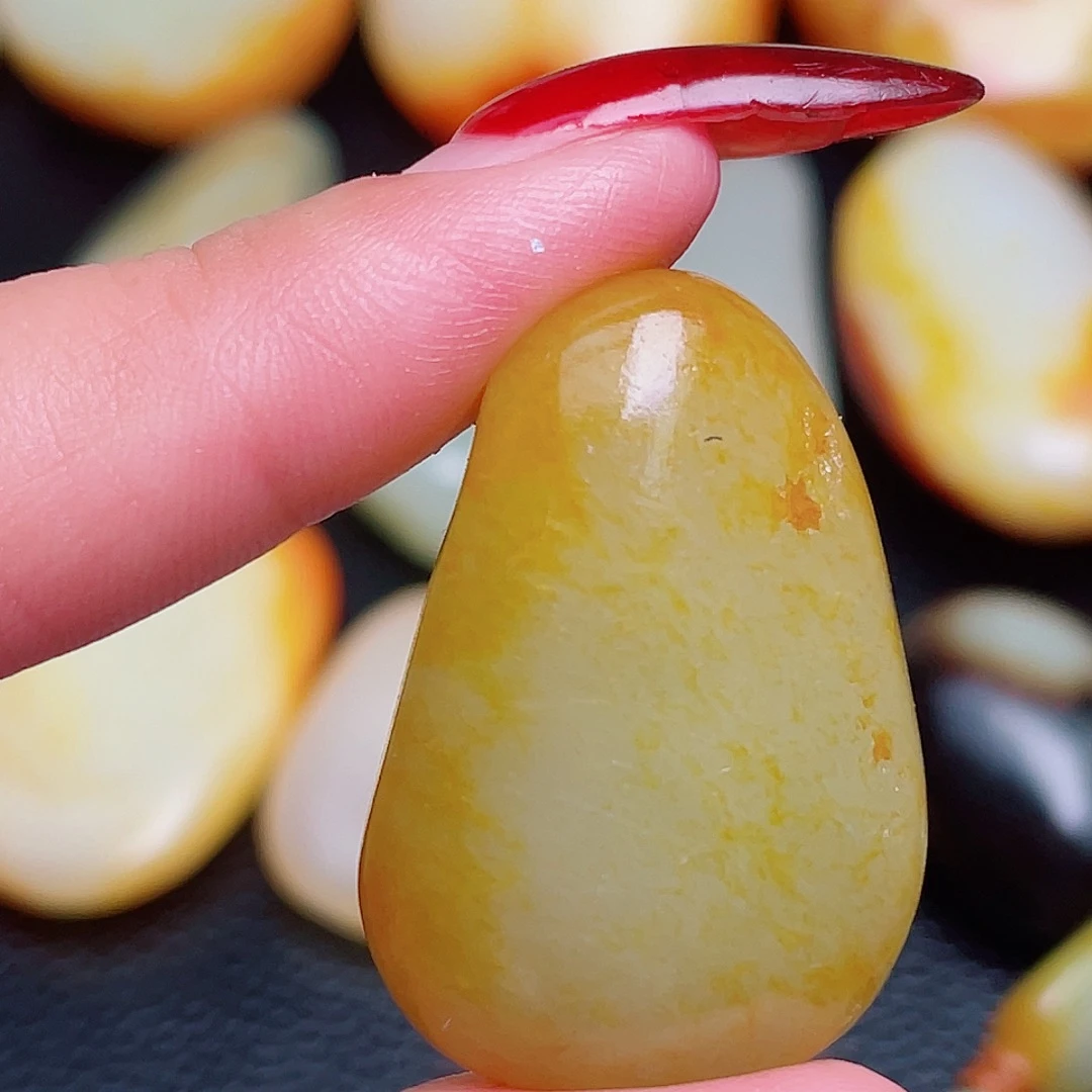 和田玉未镶嵌珠宝奇石