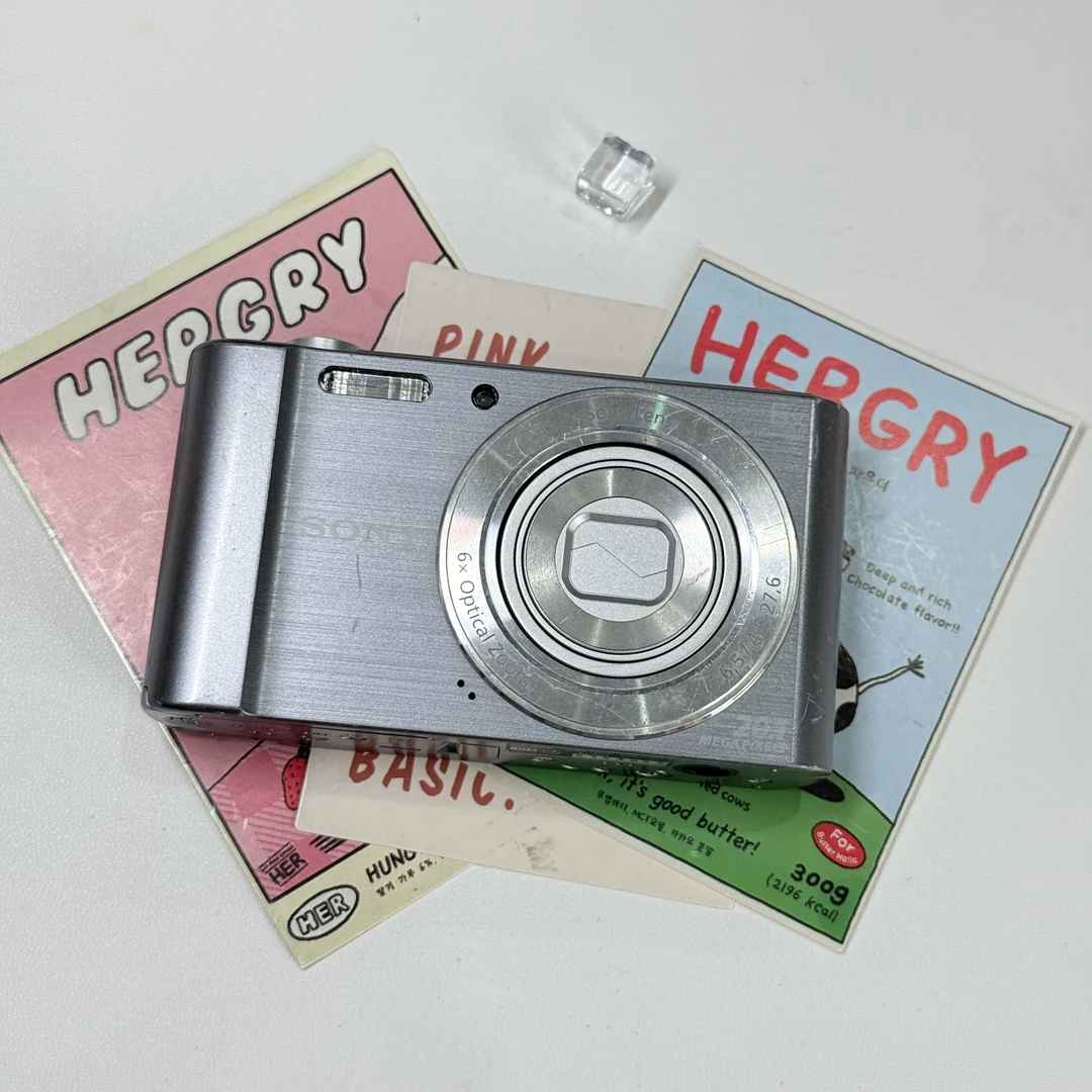 9新 Sony/索尼 DSC-W810（屏幕有瑕 不影响成像）