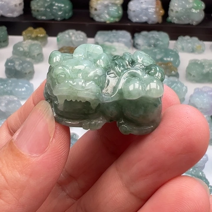 颈饰未镶嵌翡翠貔貅