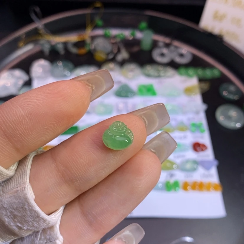 【闪购商品】翡翠挂件未镶嵌佛公