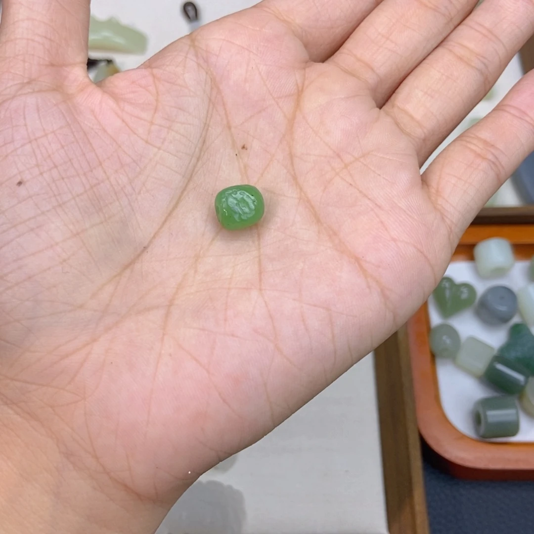 香***头和田玉未镶嵌吊坠(不含链)