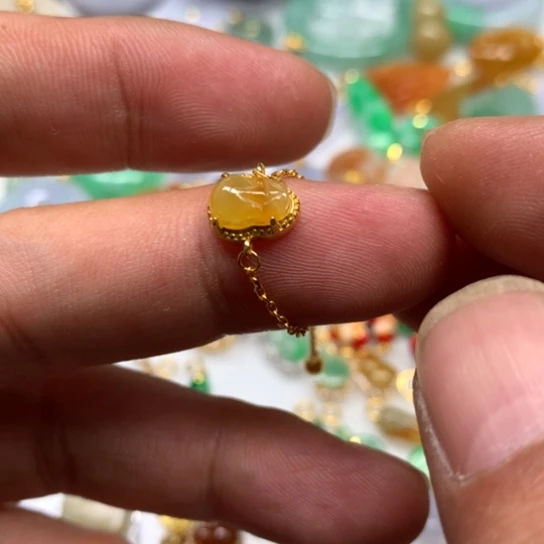 翡翠颈饰未镶嵌翡翠