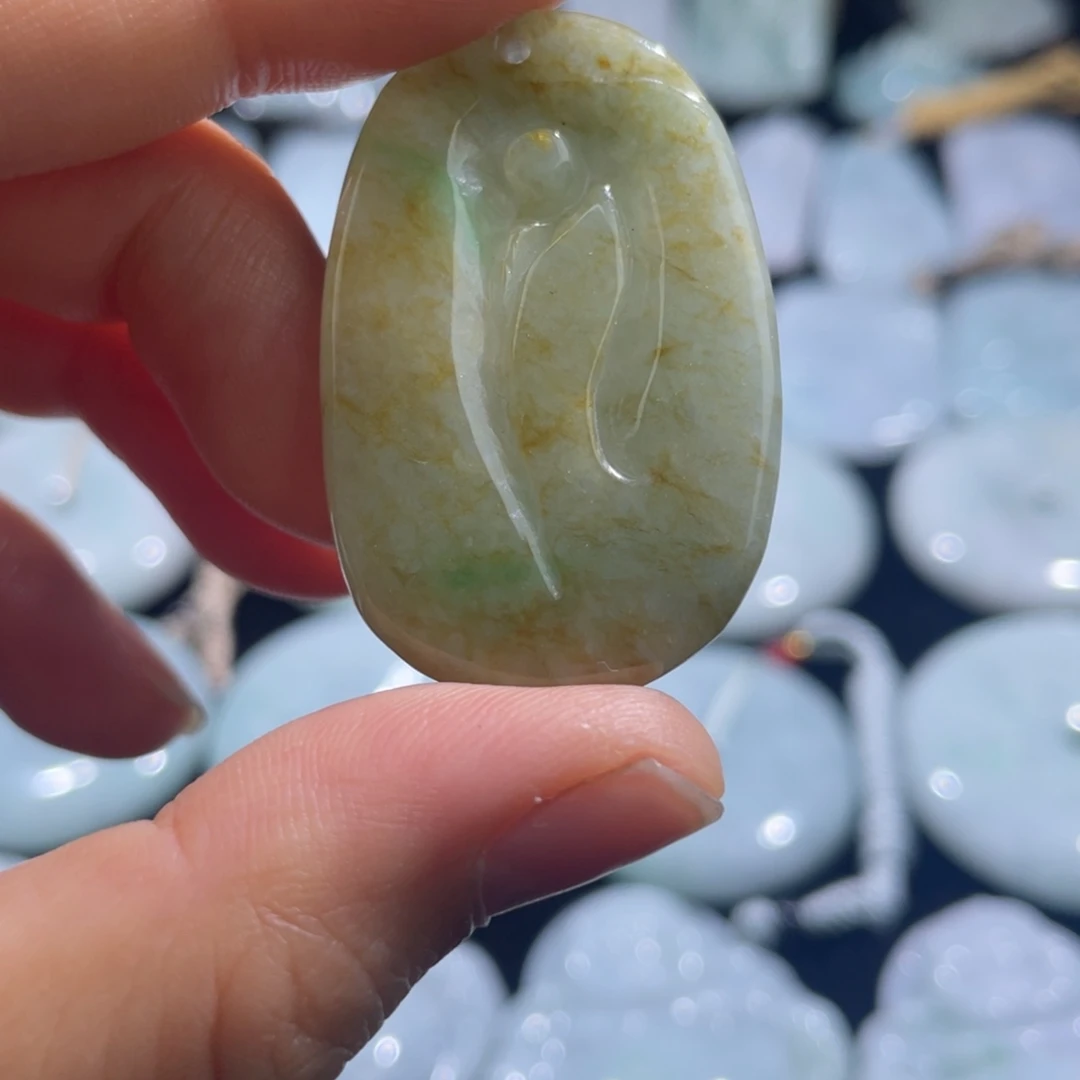 翡翠未镶嵌颈饰悟道