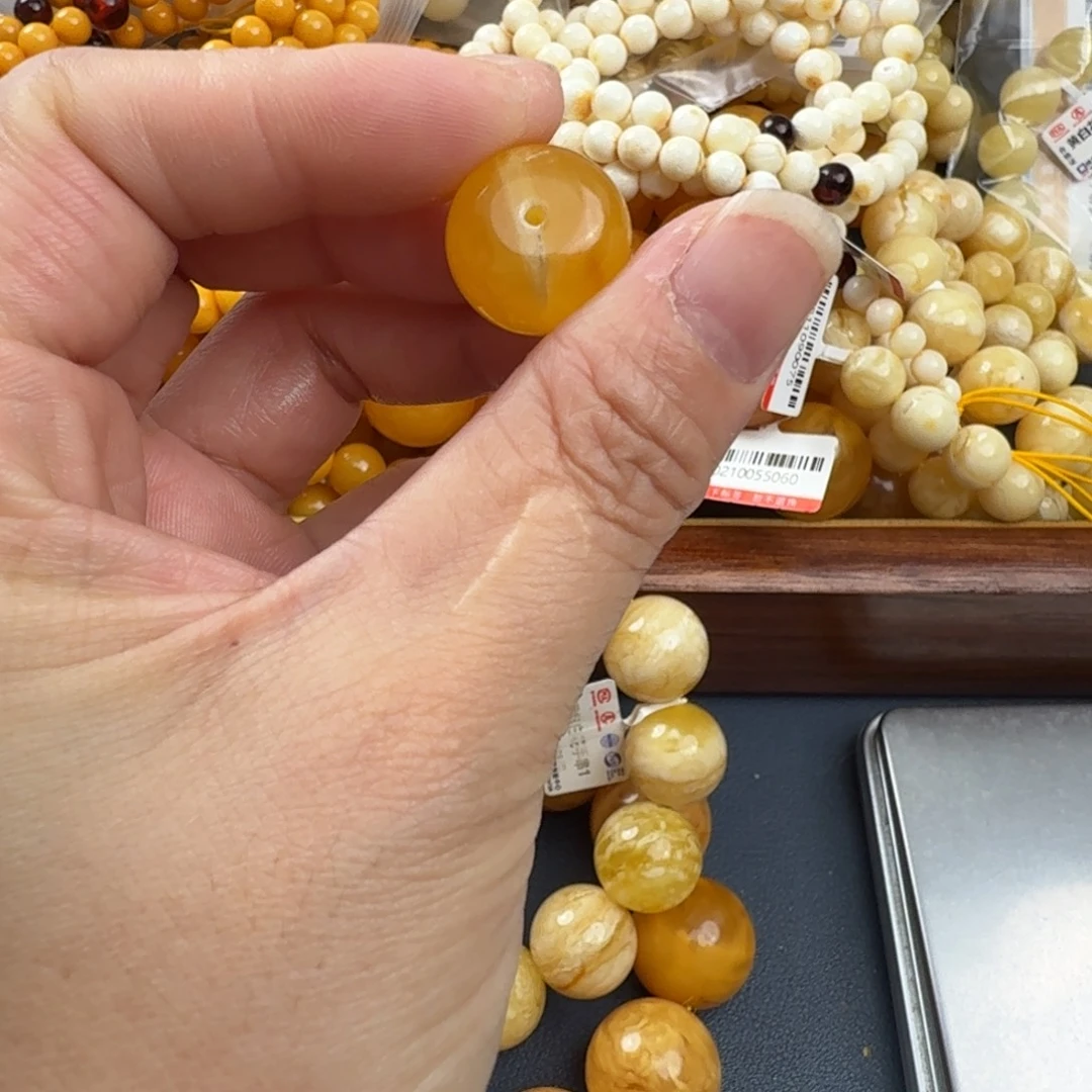 琥珀未镶嵌珠宝奇石