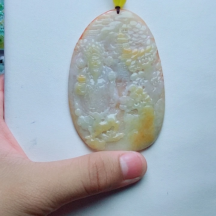 翡翠未镶嵌颈饰人物