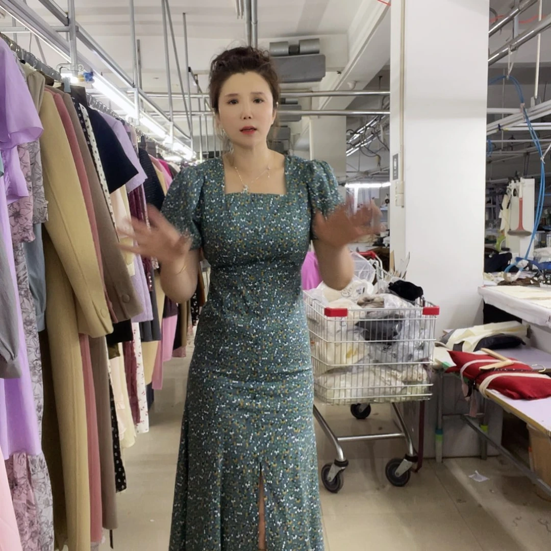 聚酯纤维绿麻尾连衣裙66