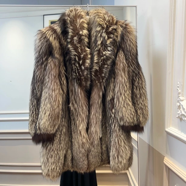 【Q39】大翻领宽版狐狐气质洋气女款外套