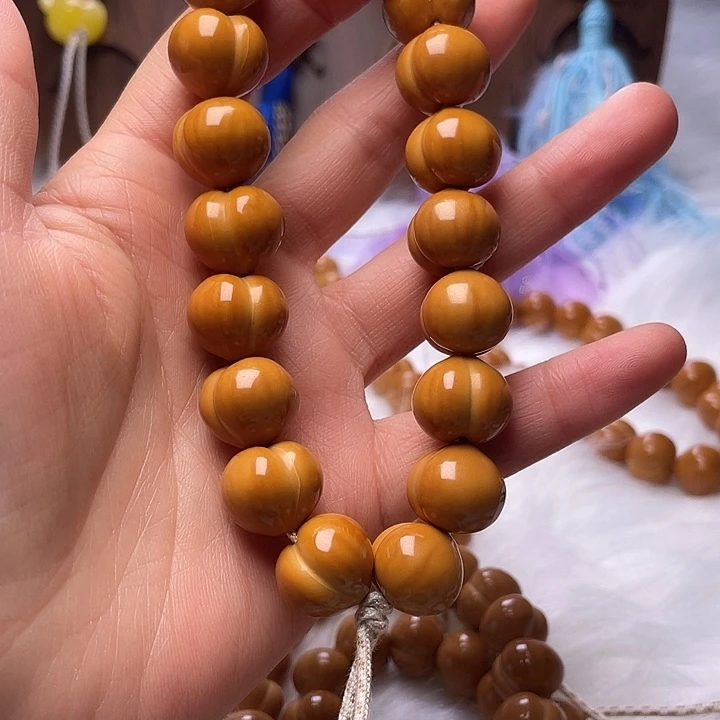 ****多猴头核桃吊坠16尺寸柯基屁桃