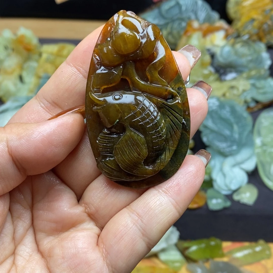 蛇纹石玉颈饰未镶嵌