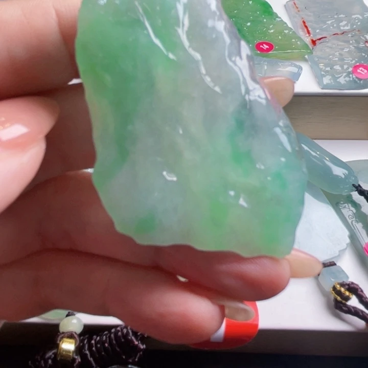 翡翠未镶嵌颈饰天然翡翠