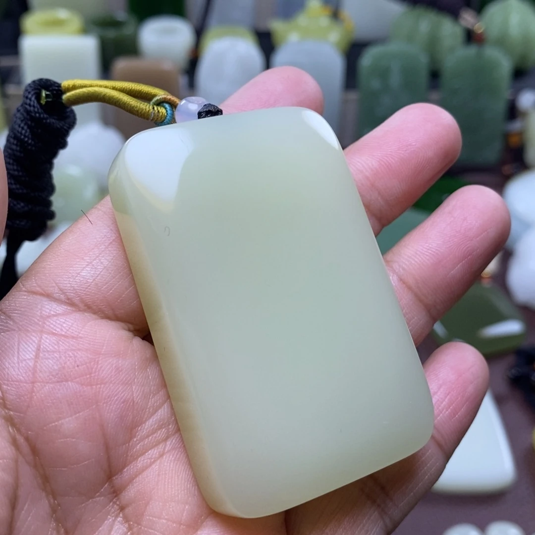 和田玉（糖玉）未镶嵌颈饰