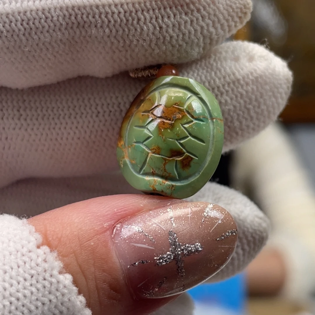 绿松石未镶嵌挂件