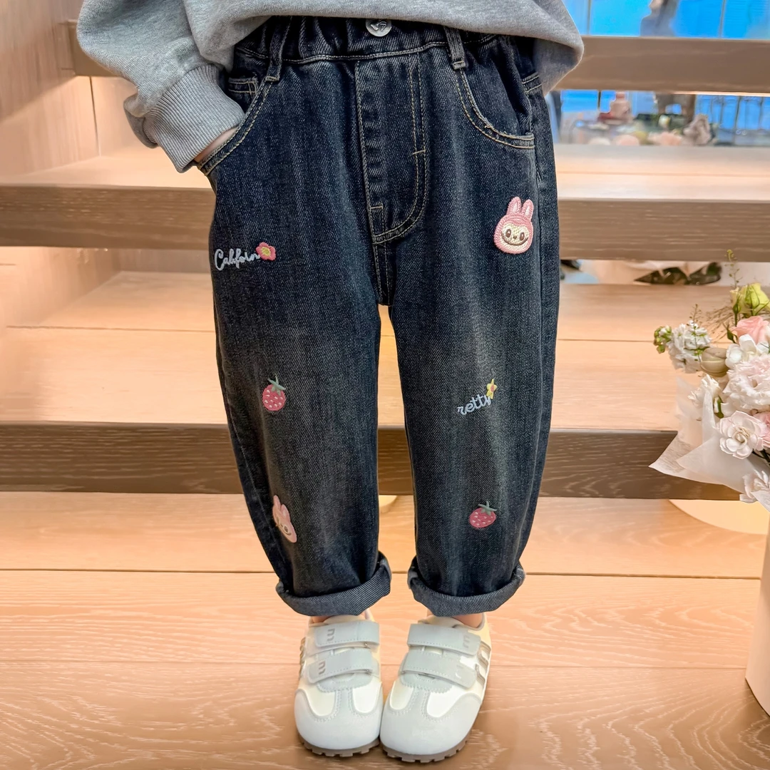 女童绣花牛仔裤洋气儿童春秋季新款女宝宝宽松休闲裤子小女孩时髦