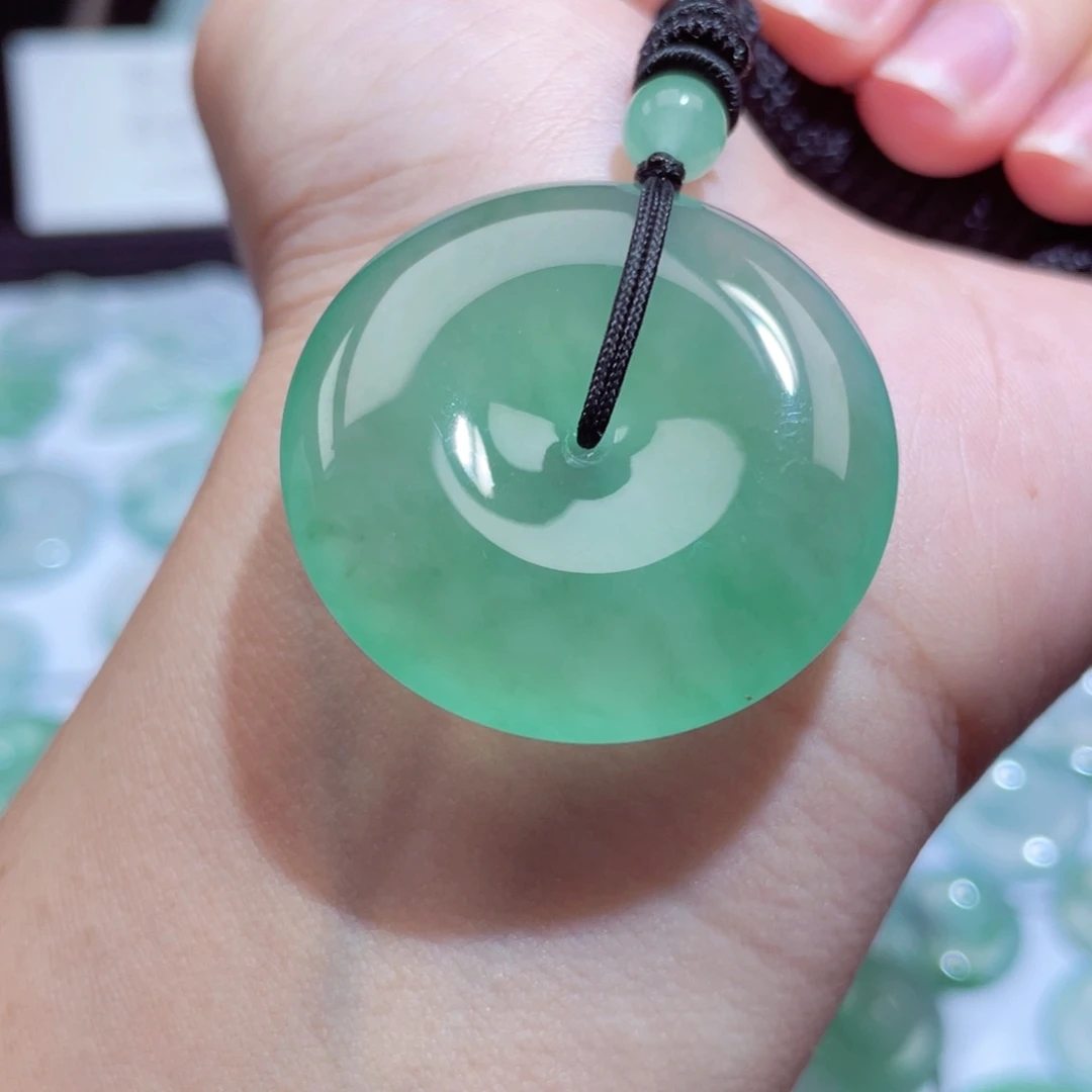 颈饰未镶嵌翡翠戴*飞平安扣