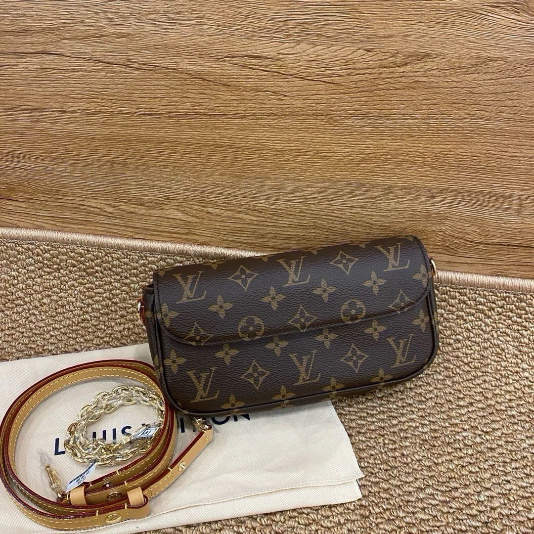 全新未使用 LouisVuitton/路易威登 livy 单肩斜挎包