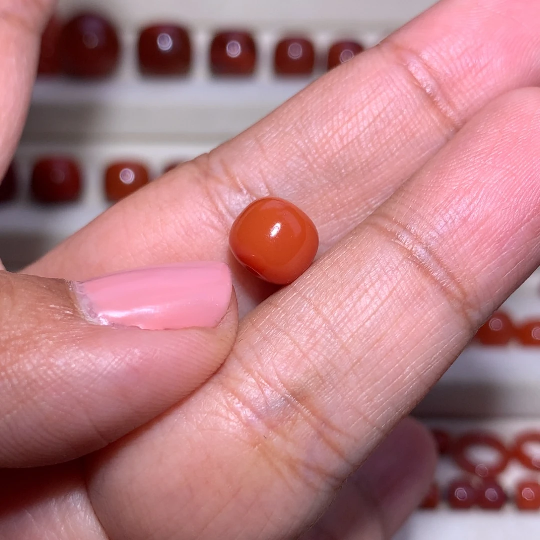 南红玛瑙未镶嵌老型8.3×7.4保山满肉柿子红  微微纹