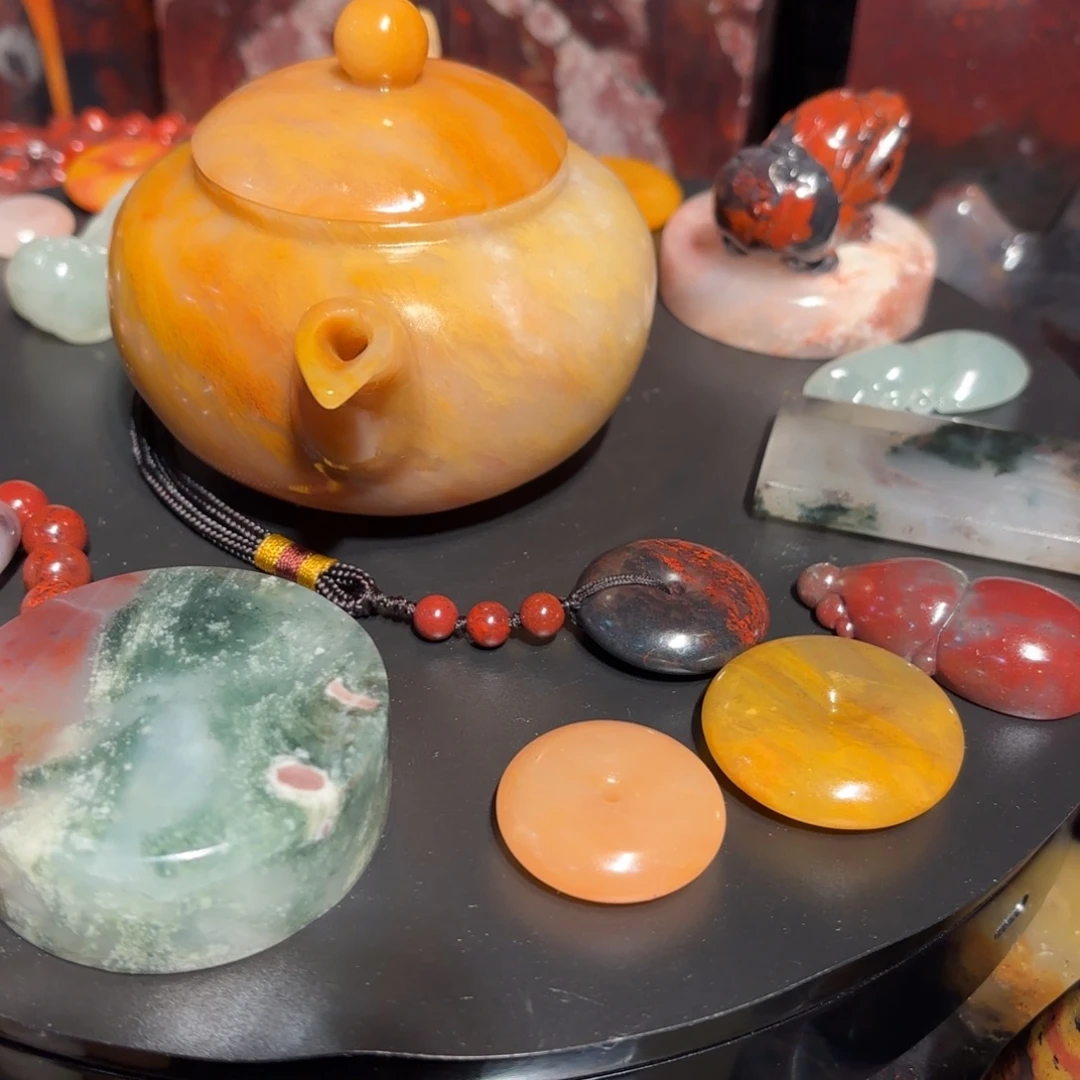 石材桂林鸡血玉茶壶摆件