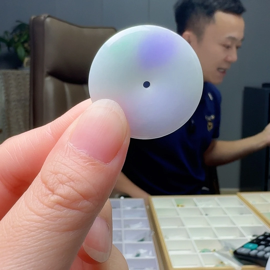 翡翠未镶嵌吊坠(赠链)天然