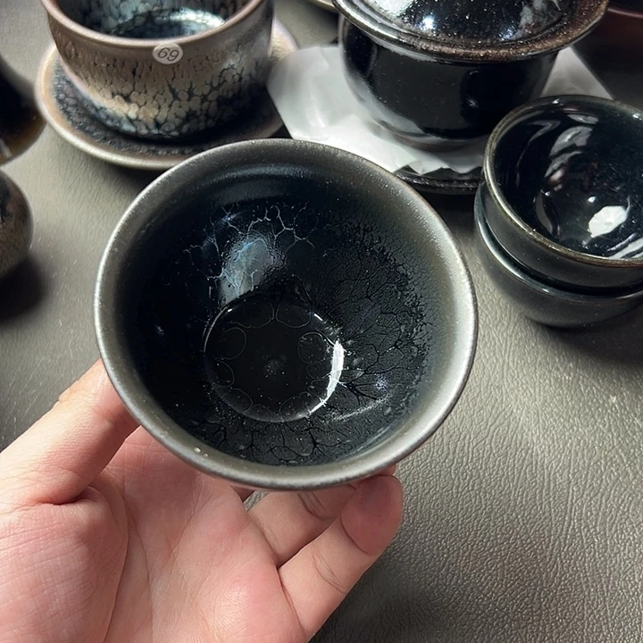 茶盏好吧那我们去找地方