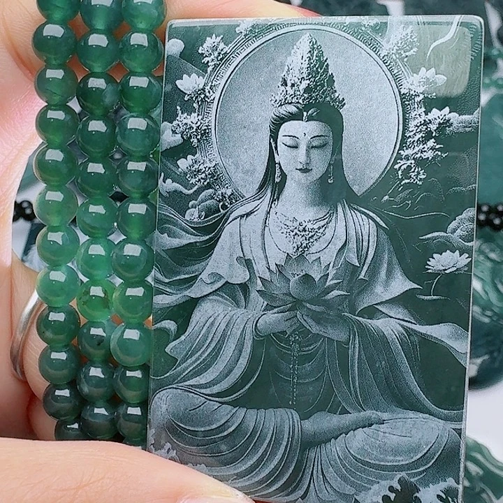 翡翠未镶嵌颈饰多样性发其一