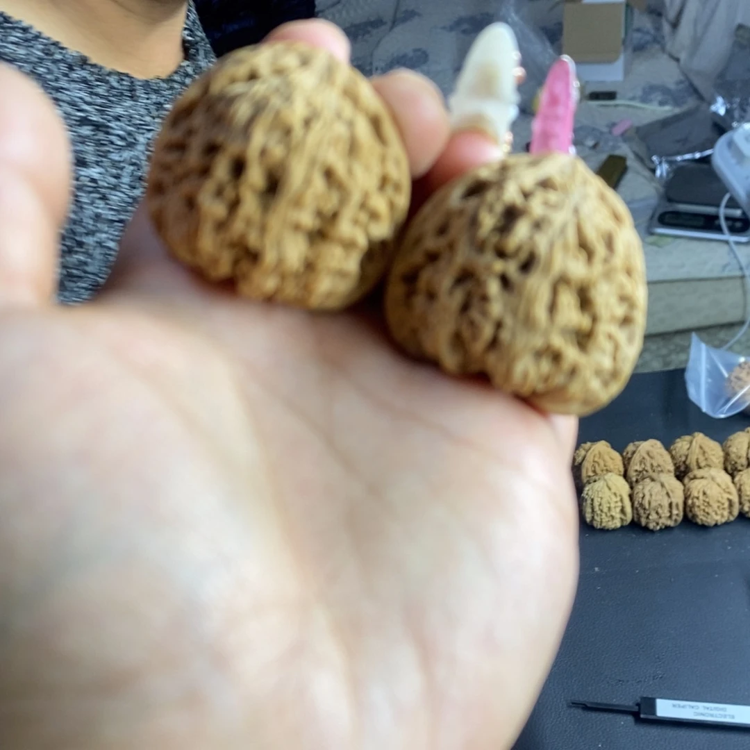 文玩核桃吊坠希**绘