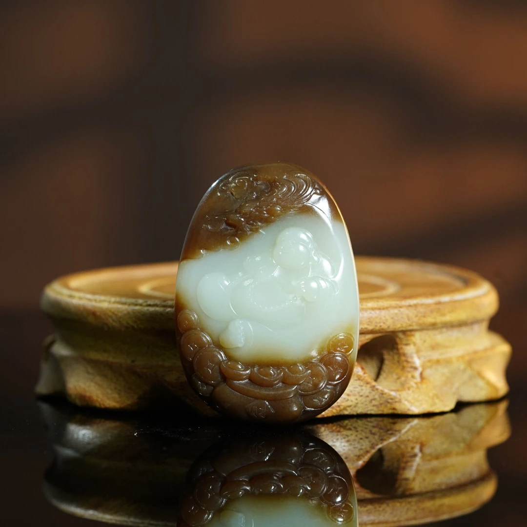 和田玉且末糖白弥勒佛吊坠 51.89g L251206071 A