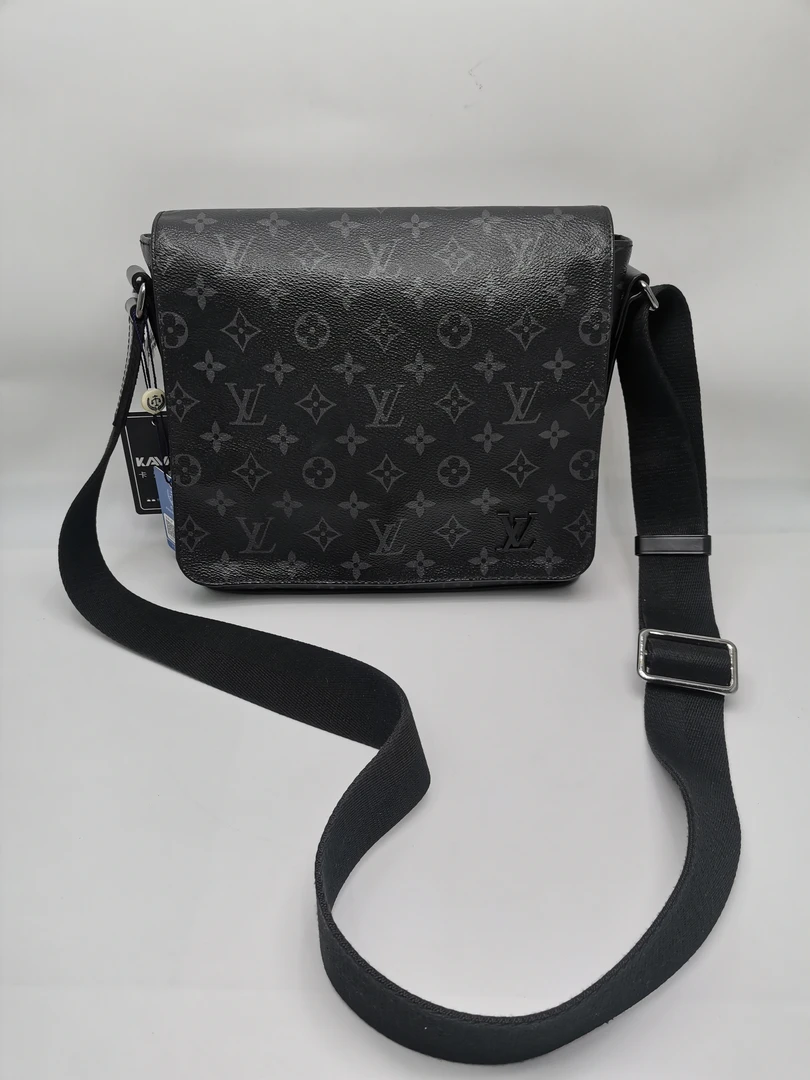 99新 LouisVuitton/路易威登  95新17486 LV黑老花翻盖斜挎包小号