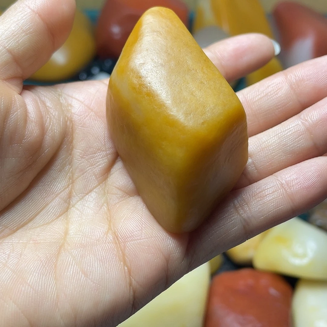 石英质玉（金丝玉）未镶嵌珠宝奇石